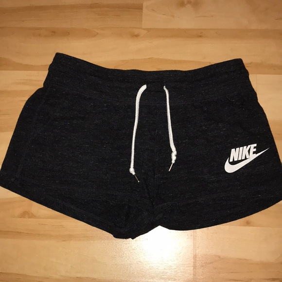 womens nike cotton shorts with pockets